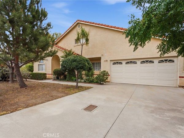 18083 San Jacinto, Fontana, CA 92336