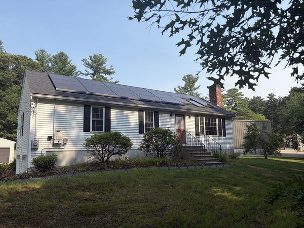 44 Plain St, Hopedale, MA 01747