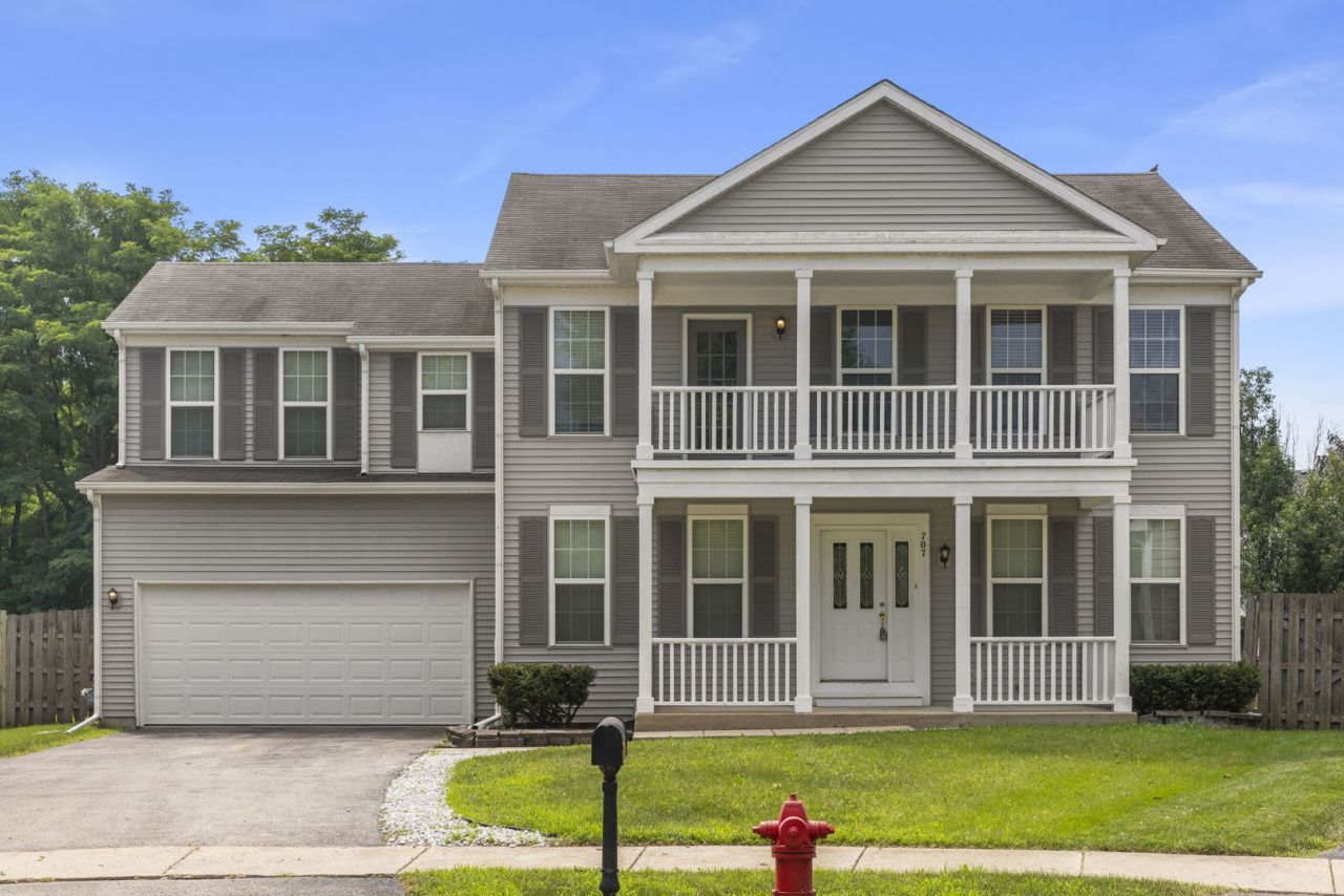 707 Hoover Drive , Oswego, IL 60543