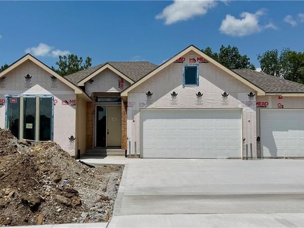9004 N EVERTON Avenue, Kansas City, MO 64153