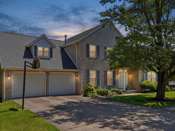 798 Carriage Hill Drive, Dubuque, IA 52003