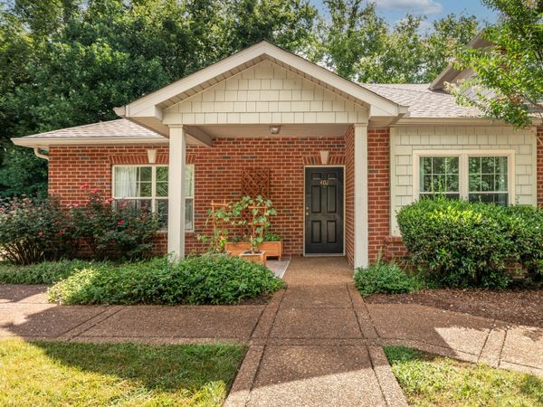 402 Cashmere Dr, Thompsons Station, TN 37179