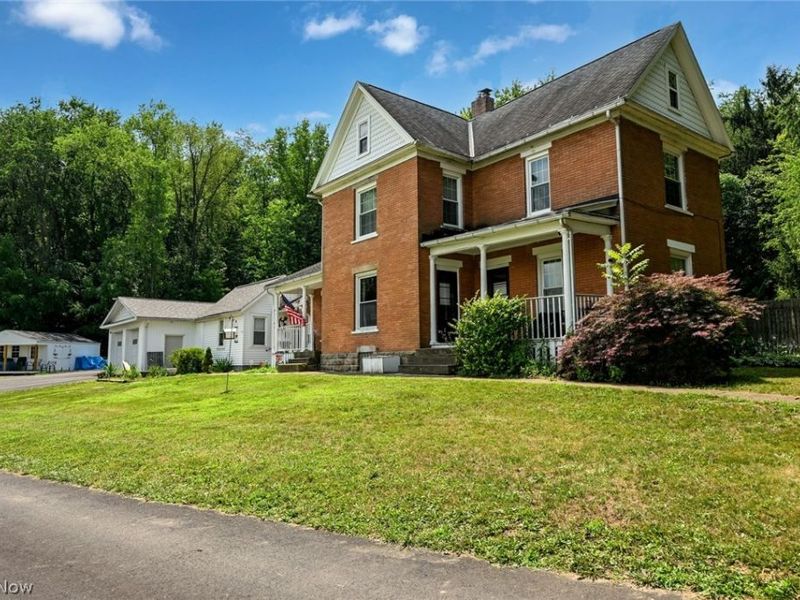 751 Earl Road NW, Massillon, OH 44647 Photo 2