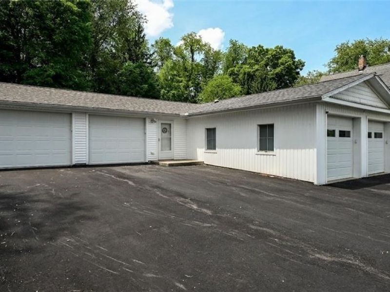 751 Earl Road NW, Massillon, OH 44647 Photo 5