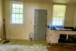 613 Henry Street photo 4
