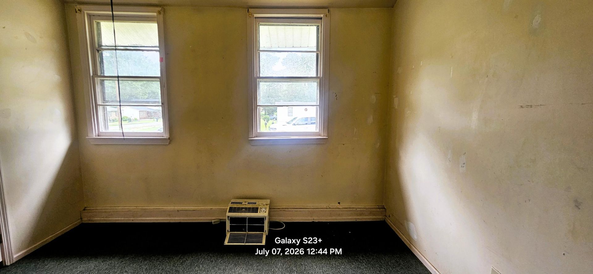 613 Henry Street Photo 8