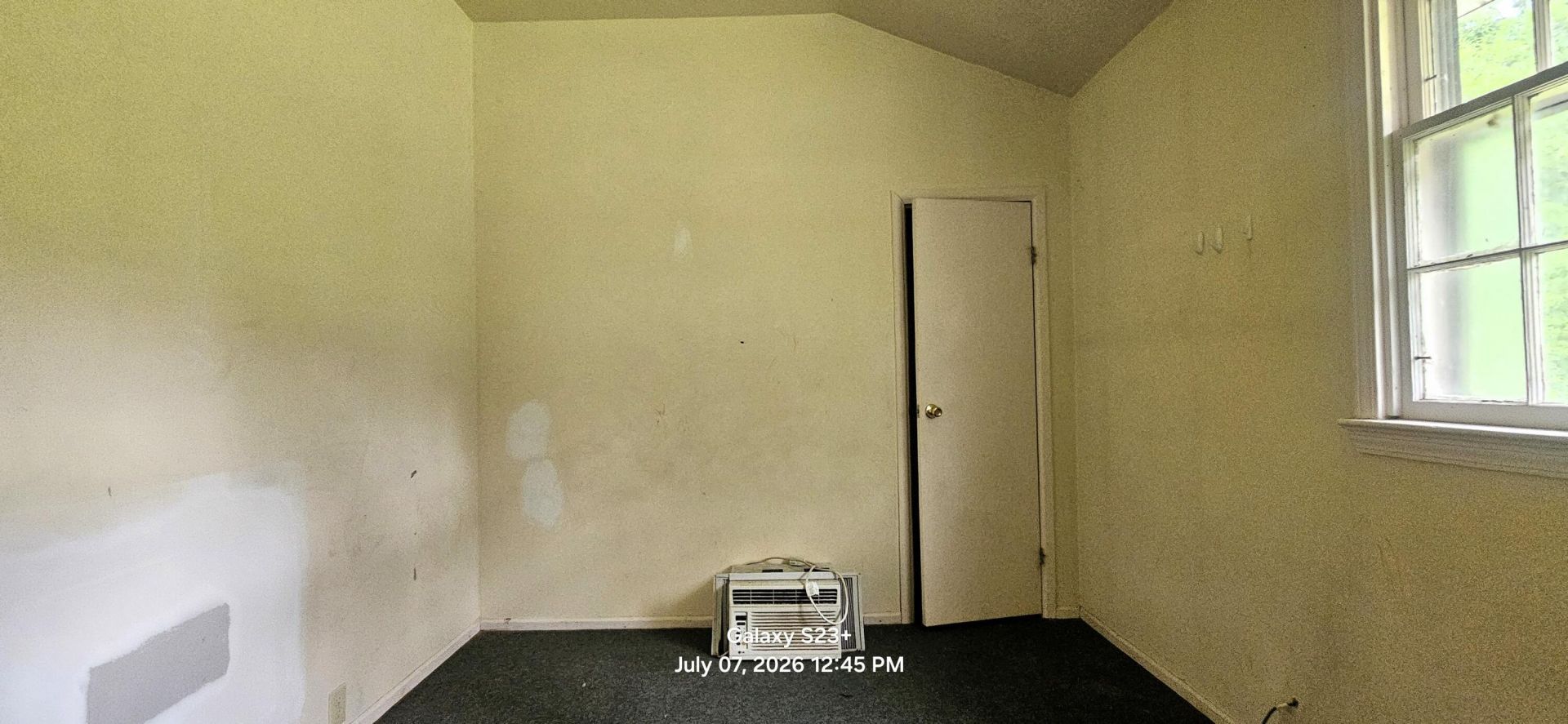 613 Henry Street Photo 9