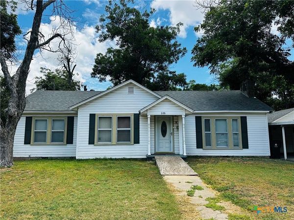 226 Duggan Street , Seguin, TX 78155