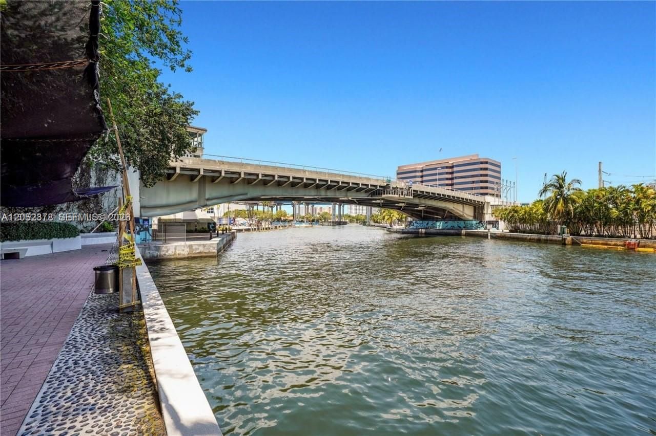 185 SW 7th St , Unit 3100, Miami, FL 33130 Photo