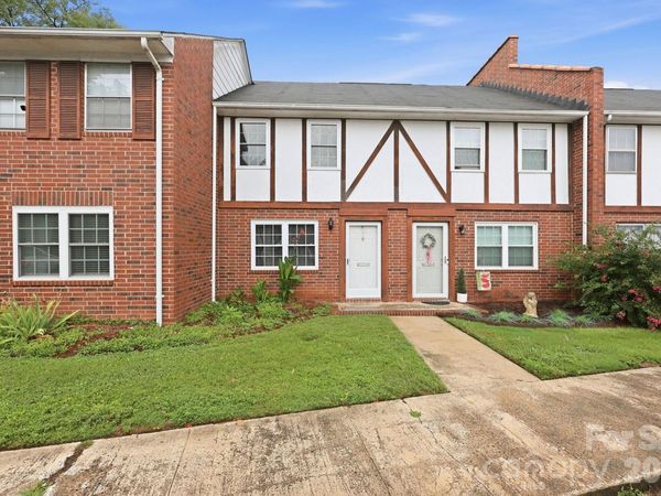 1300 Larchmont Place, Unit 210, Salisbury, NC 28144
