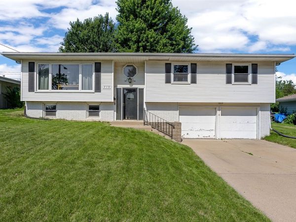 719 35th Street SE, Cedar Rapids, IA 52403