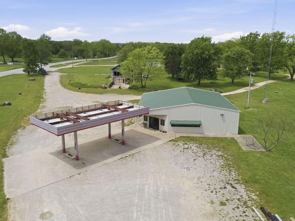 11901 State Highway 32 , Lebanon, MO 65536