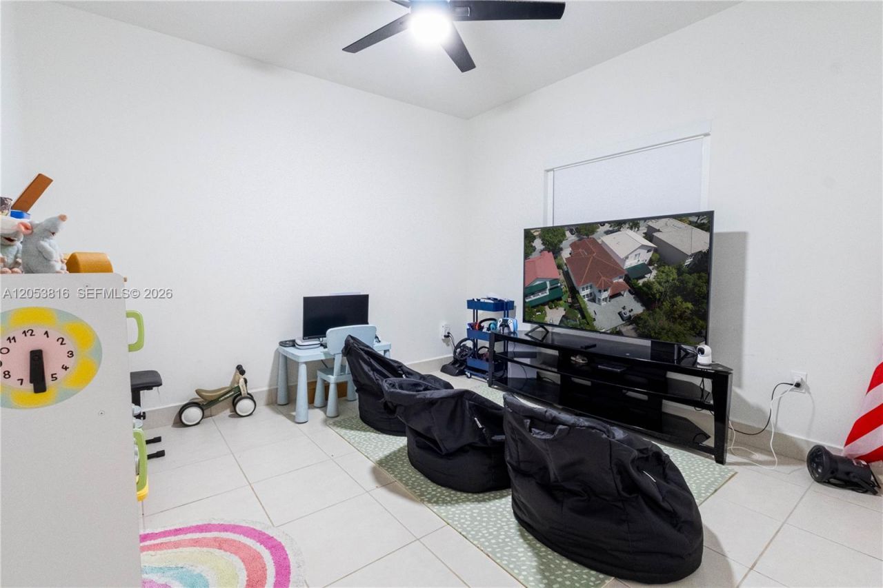 10873 NW 71st St , Doral, FL 33178 Photo