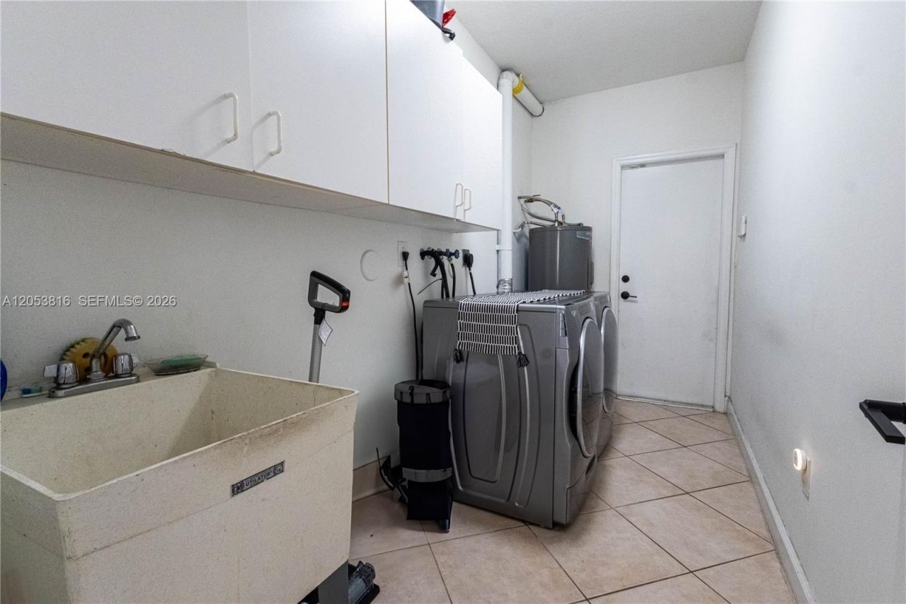 10873 NW 71st St , Doral, FL 33178 Photo