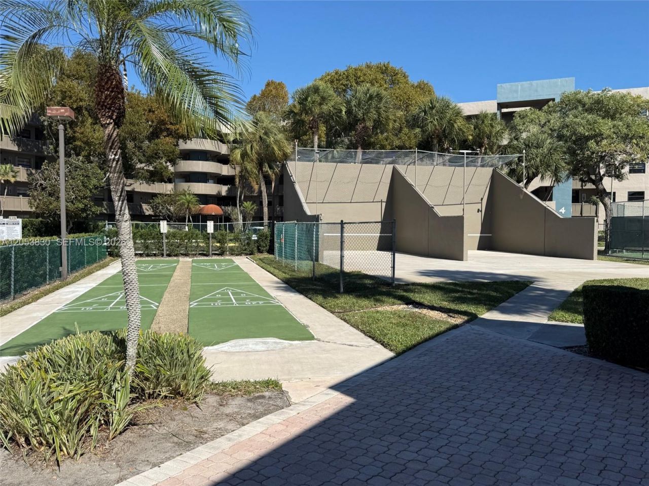 1000 Colony Point Cir , Unit 303, Pembroke Pines, FL 33026 Photo