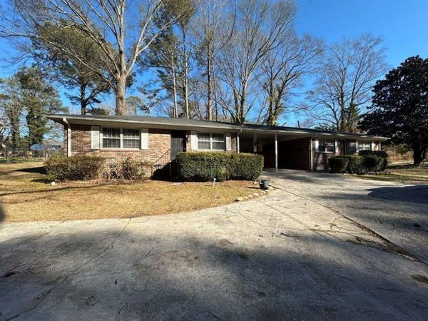 616 Fayetteville Road , Jonesboro, GA 30236