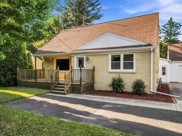 1416 W Washington AVENUE, Cleveland, WI 53015