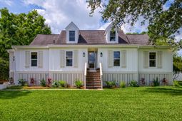 957 Travers Drive photo 4
