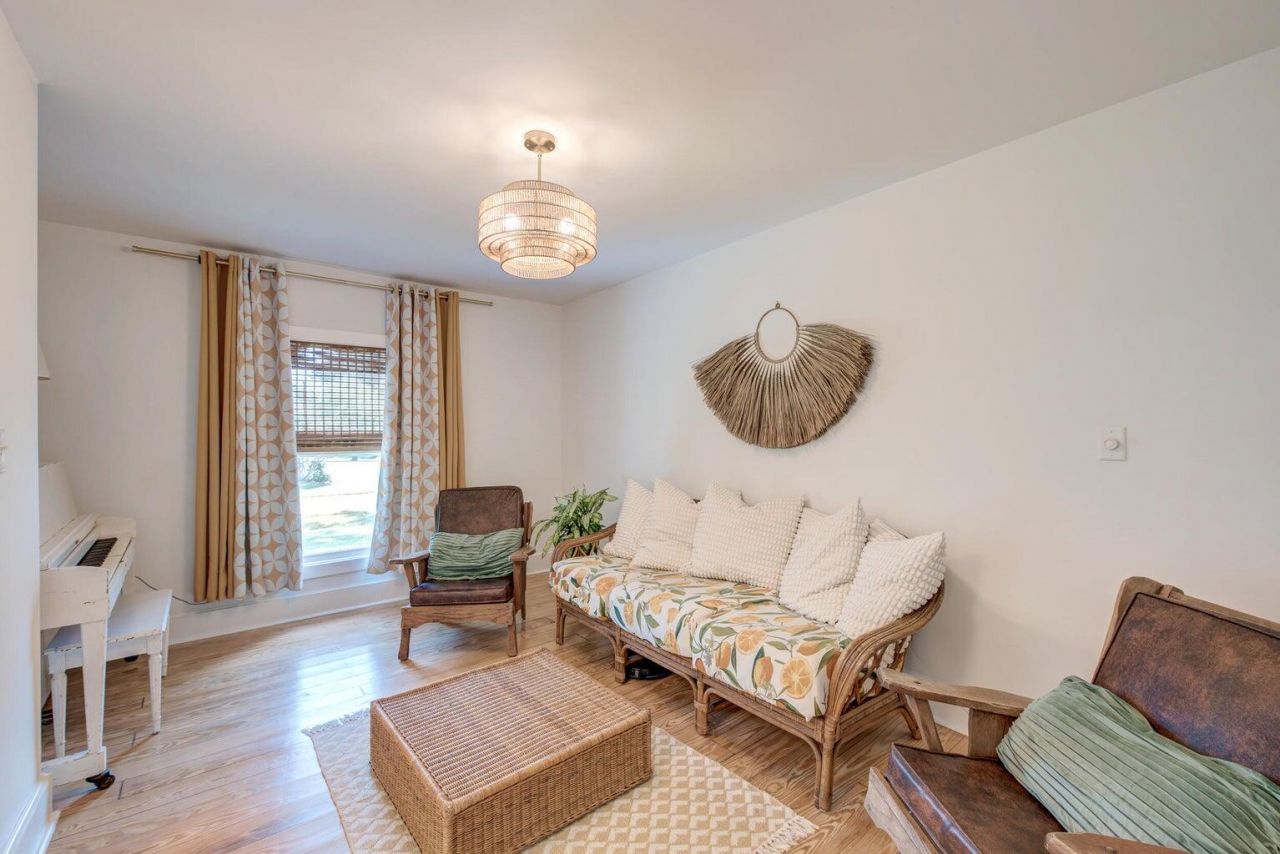 957 Travers Drive Photo 32