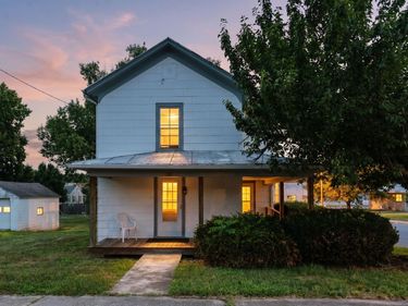 489 N CHARLOTTE AVE, WAYNESBORO, VA 22980