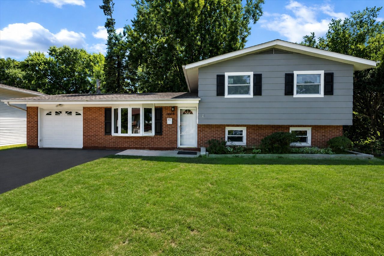 1460 Indian Hill Avenue , Hanover Park, IL 60133