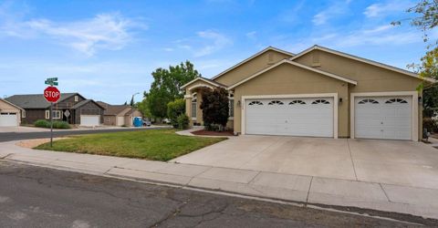 1940 Four Iron Court, Fernley, NV 89408 Photo