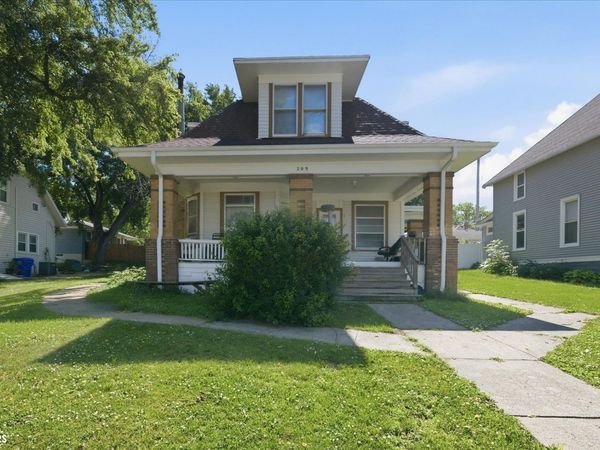 209 N Walnut Street, Avoca, IA 51521