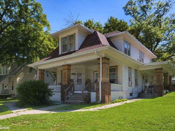 209 N Walnut Street, Avoca, IA 51521