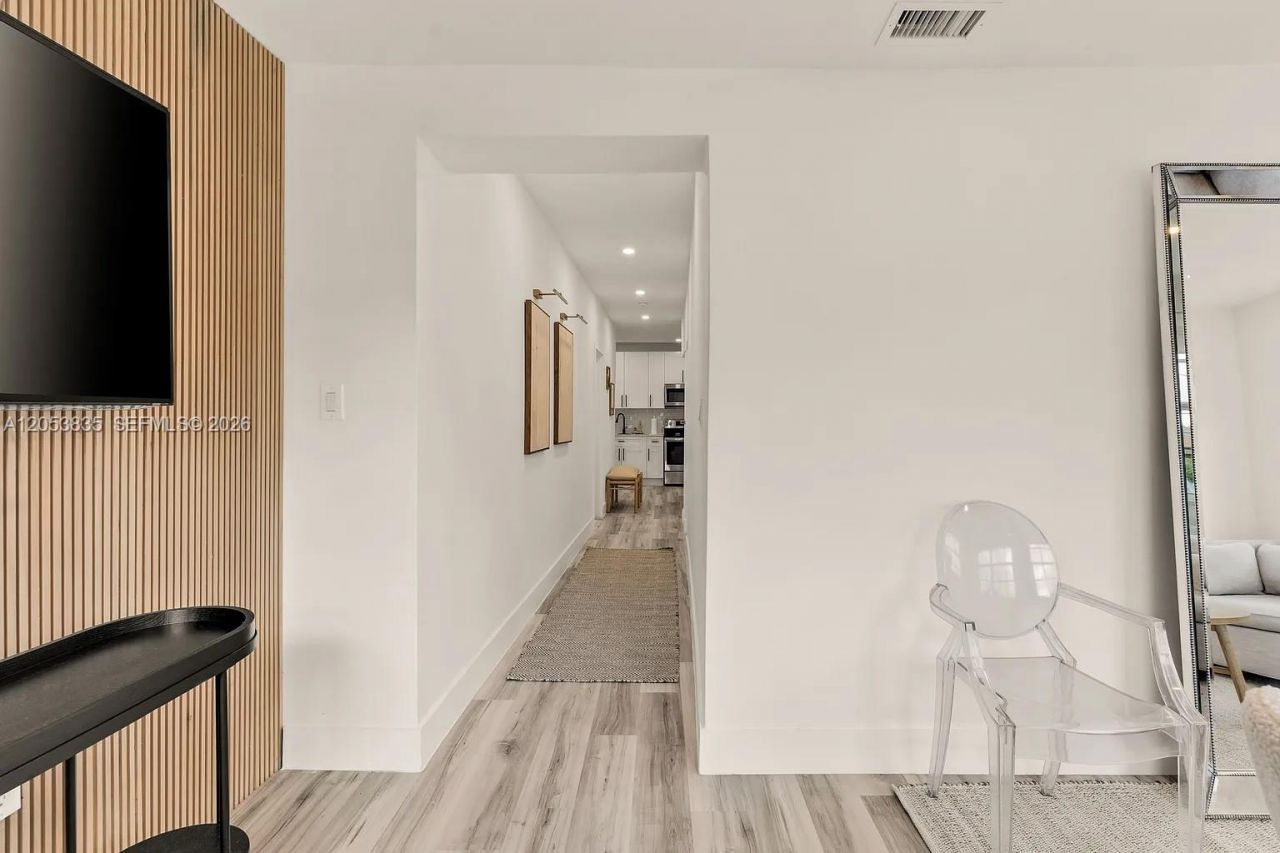 1237 NW 33rd Ave , Miami, FL 33125 Photo
