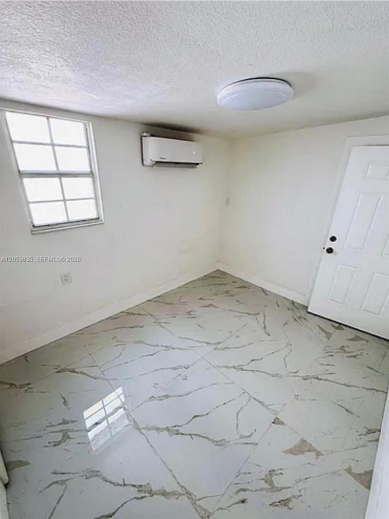 1237 NW 33rd Ave , Miami, FL 33125 Photo