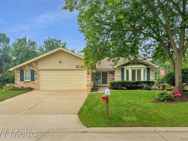 2154 Warrington Road, Rochester Hills, MI 48307