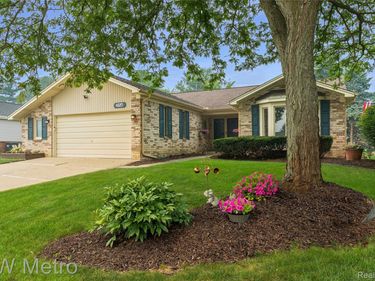 2154 Warrington Road, Rochester Hills, Mi 48307