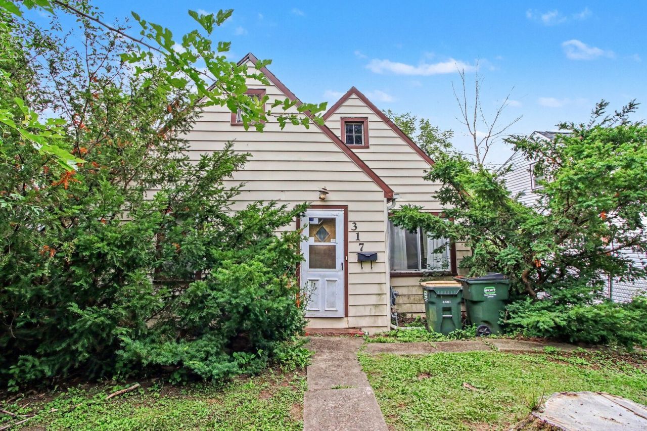 317 Grandview Drive , Round Lake Park, IL 60073
