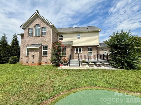 1009 Providence Forest Drive , Matthews, NC 28104