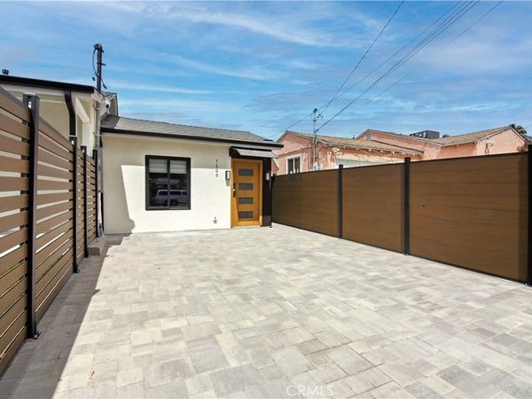 7609 Greg Avenue, Sun Valley, CA 91352