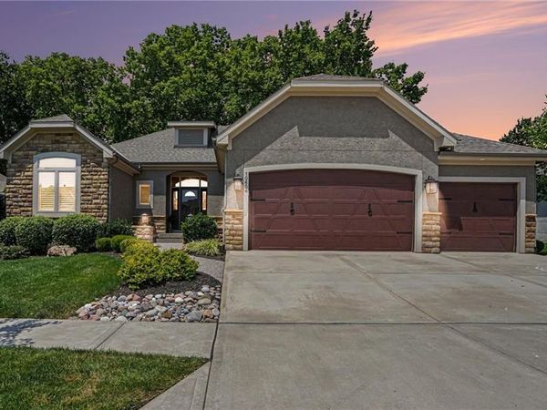 10604 W 132nd Place, Overland Park, KS 66213