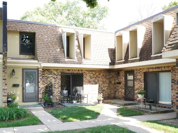 7770 S Woodward Avenue, Unit 7F, Woodridge, IL 60517