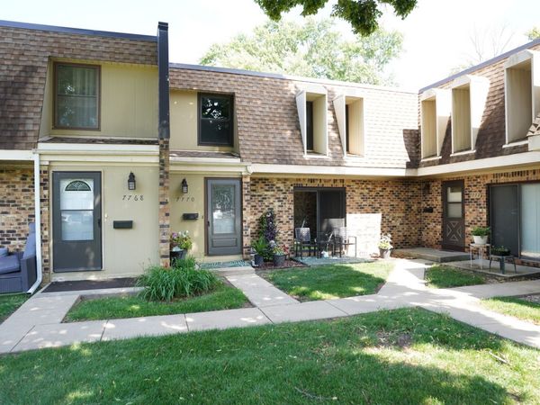 7770 S Woodward Avenue, Unit 7F, Woodridge, IL 60517