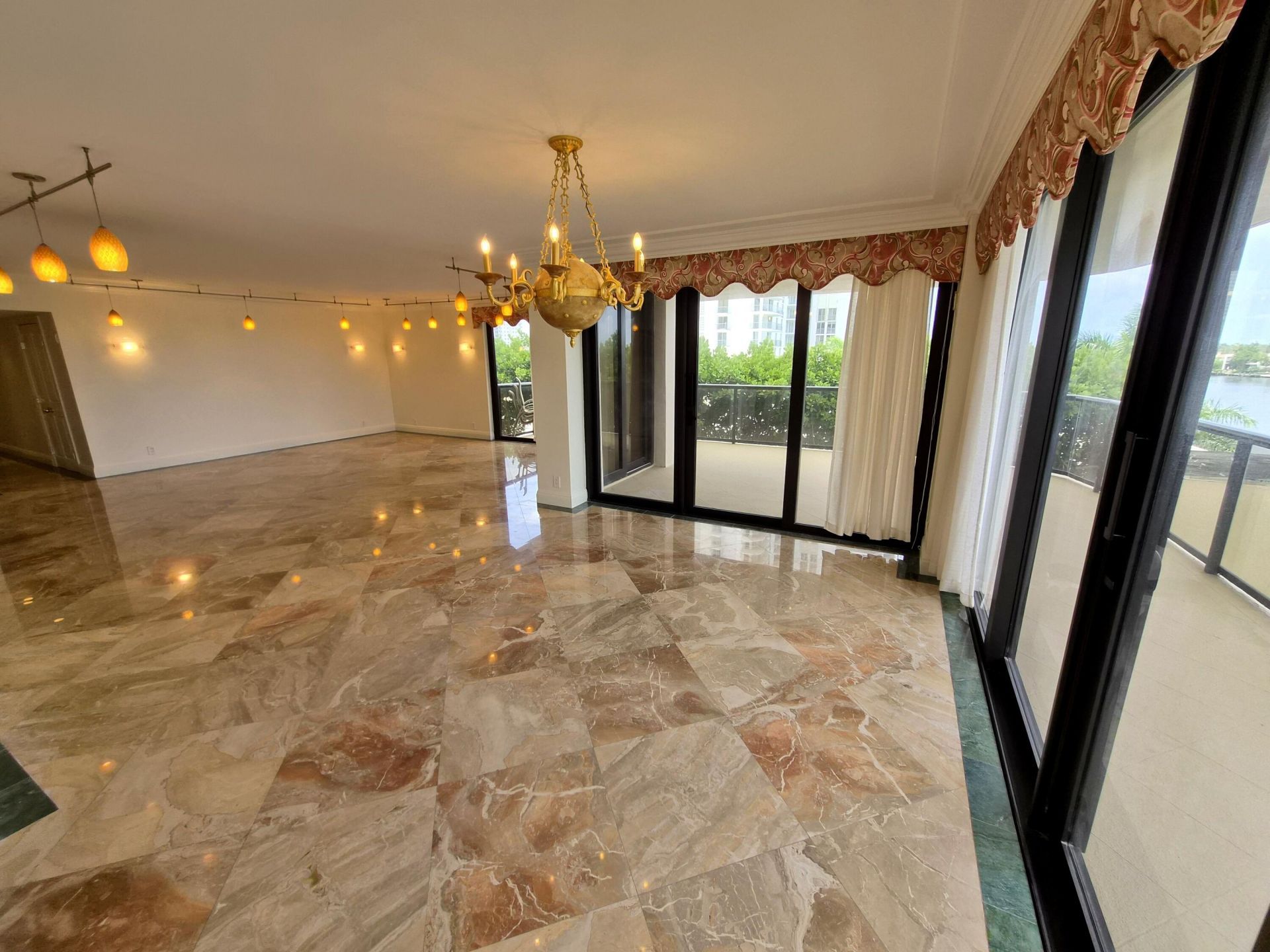 19667 Turnberry Way, Unit 4J, Aventura, FL 33180 Photo