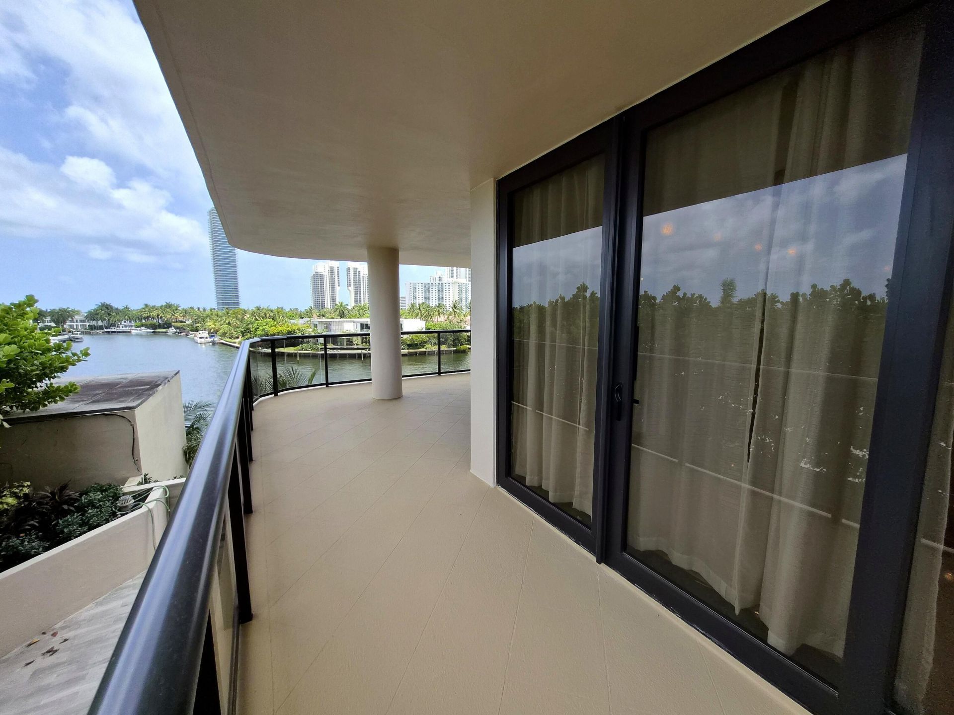 19667 Turnberry Way, Unit 4J, Aventura, FL 33180 Photo