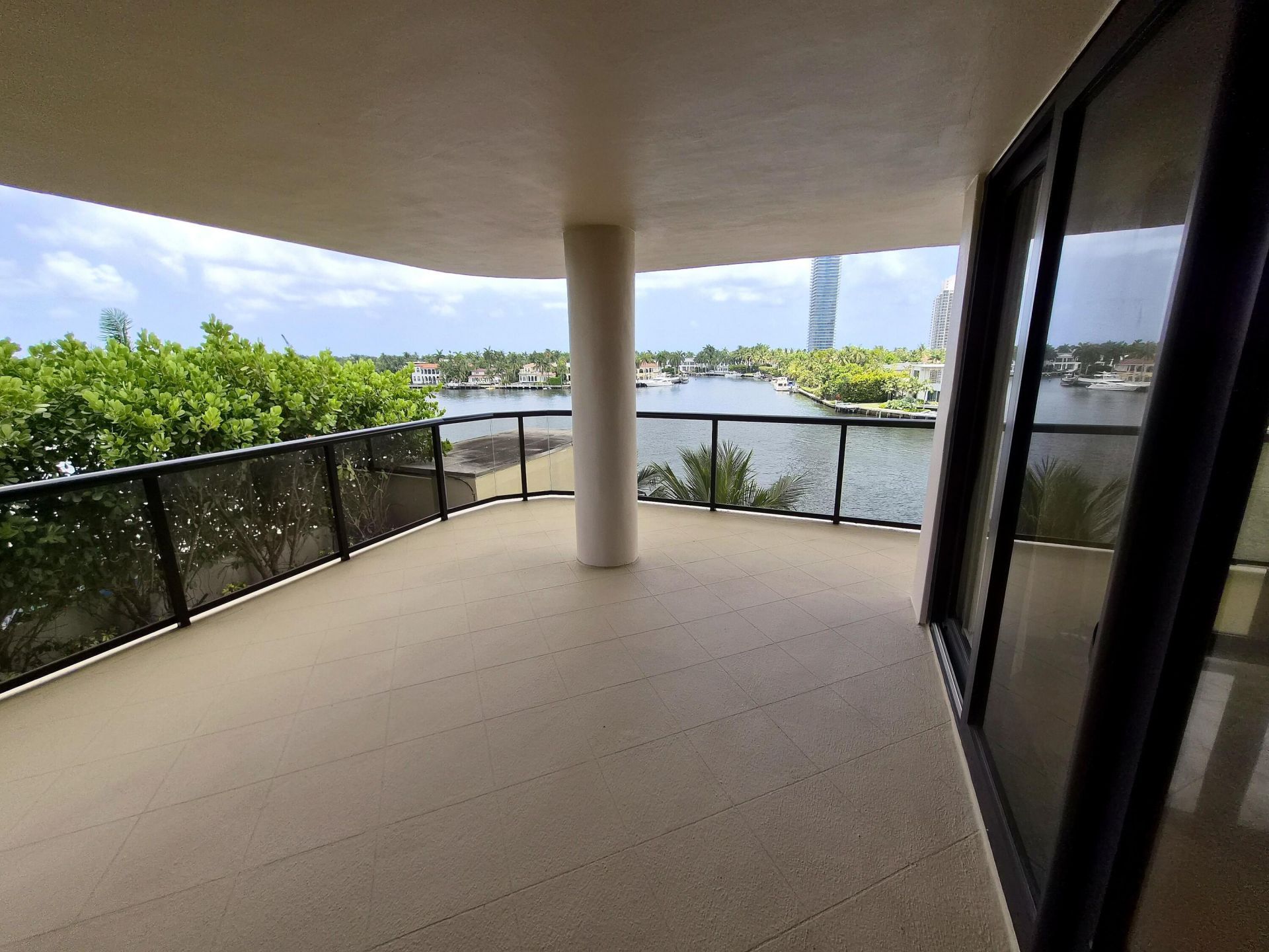 19667 Turnberry Way, Unit 4J, Aventura, FL 33180 Photo