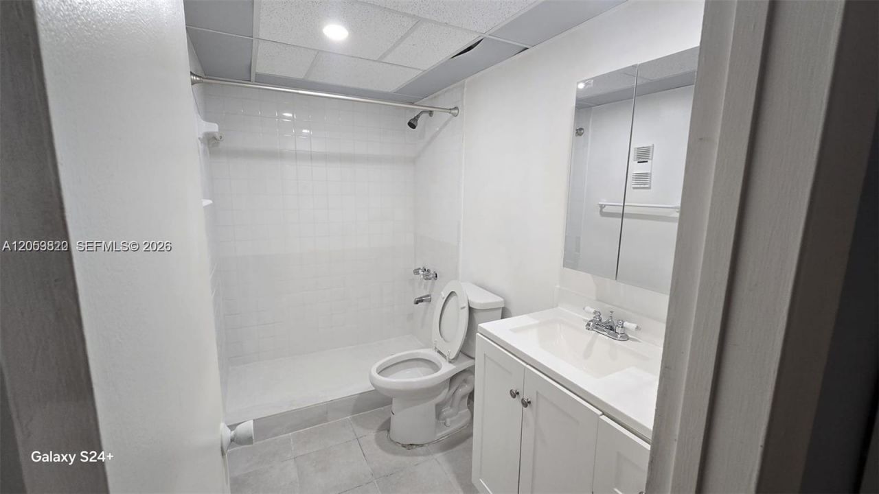 10090 NW 80th Ct , Unit 1406, Hialeah Gardens, FL 33016 Photo