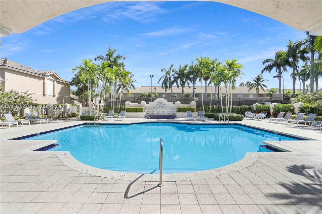 5701 NW 114th Ct , Unit 106, Doral, FL 33178 Photo