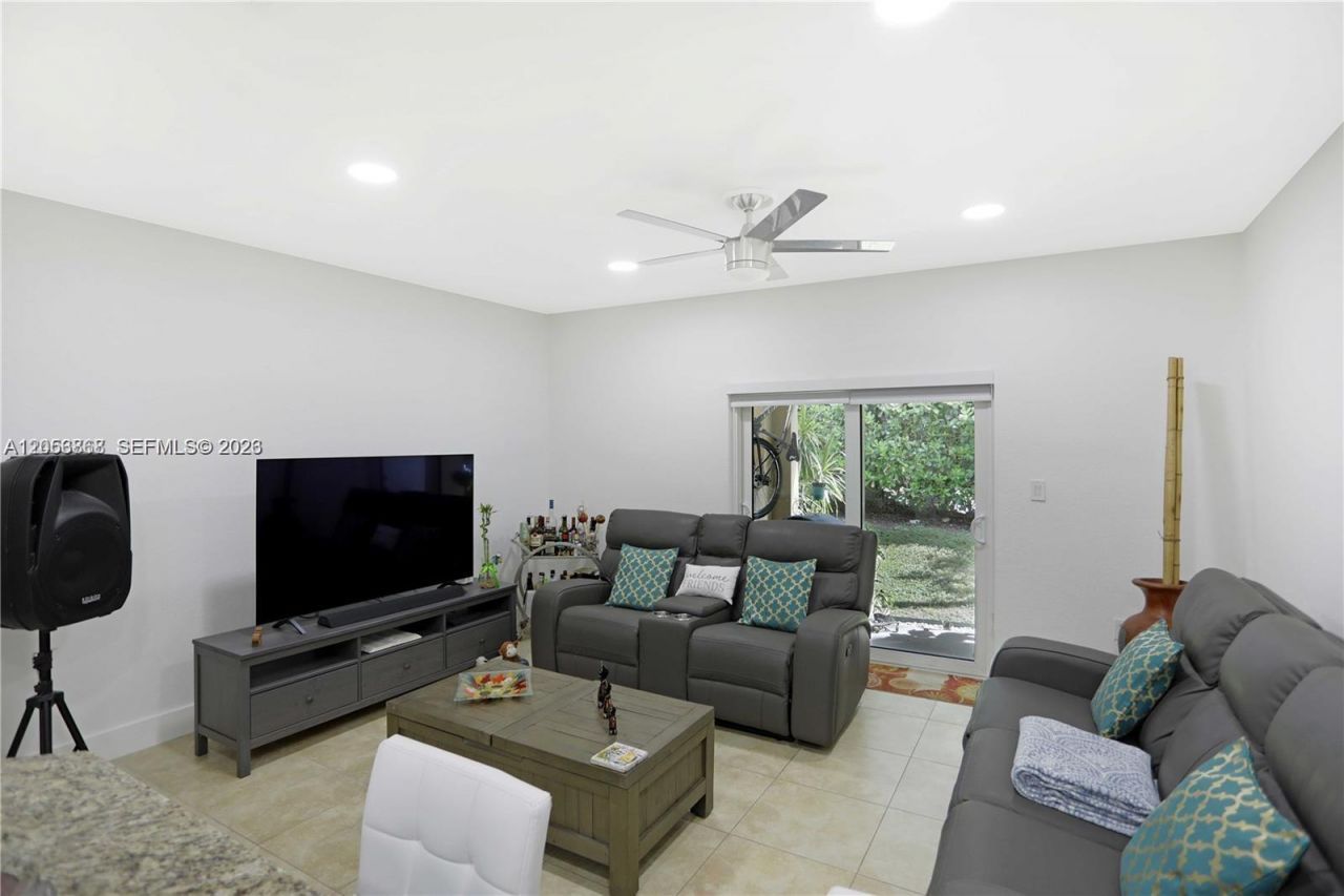 5701 NW 114th Ct , Unit 106, Doral, FL 33178 Photo