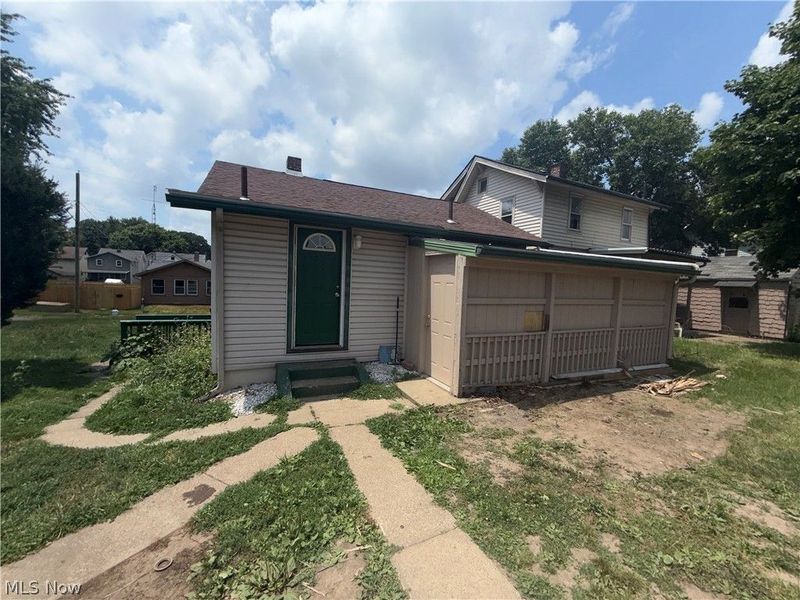 818 Halter Court NW, Canton, OH 44708 Photo 1