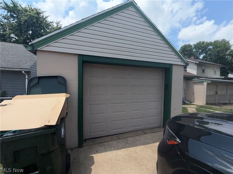 818 Halter Court NW, Canton, OH 44708 Photo 7