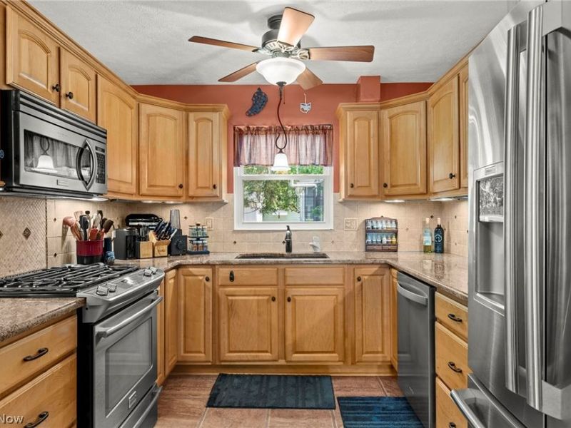 2353 Chestnut Boulevard, Cuyahoga Falls, OH 44223 Photo 17
