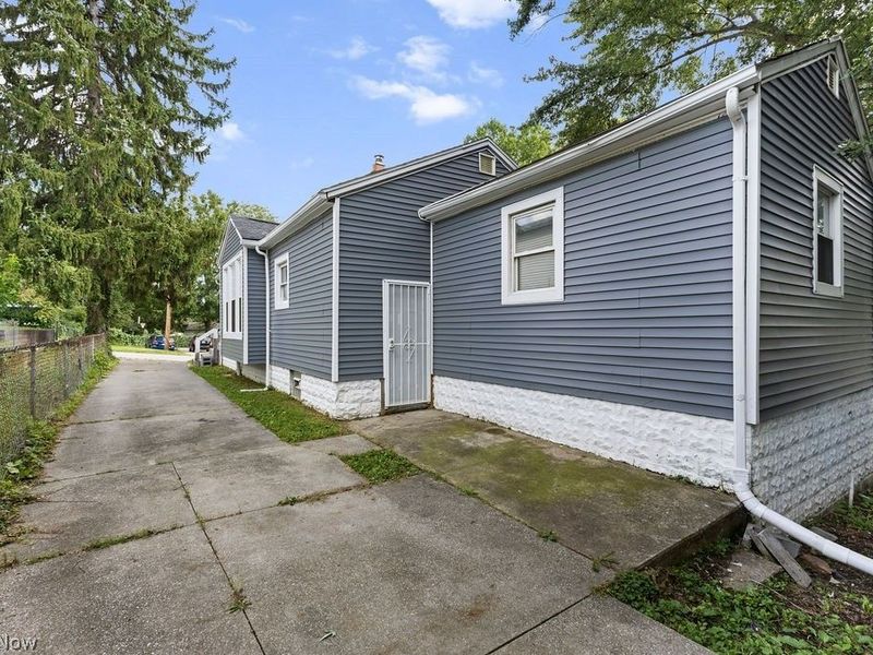 364 Rexford Street, Akron, OH 44314 Photo 4