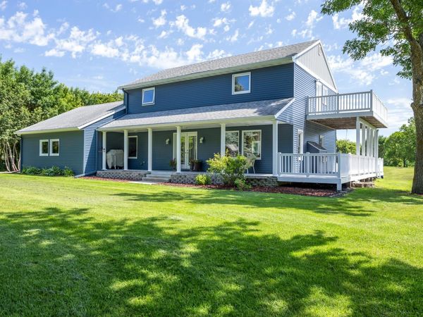 8010 182nd Avenue SE, Wahpeton, ND 58075