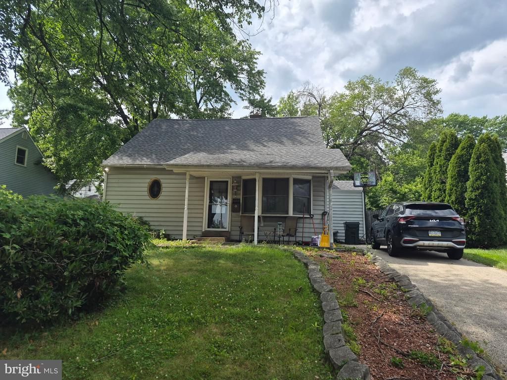1932 PRESTON AVENUE , WILLOW GROVE, PA 19090